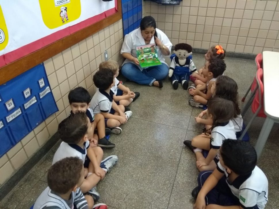 COLÉGIO SANTA MÔNICA – BRINQUEDOS E OBJETOS COM A CONSOANTE B-b – PRÉ II AM – CACHAMBI
