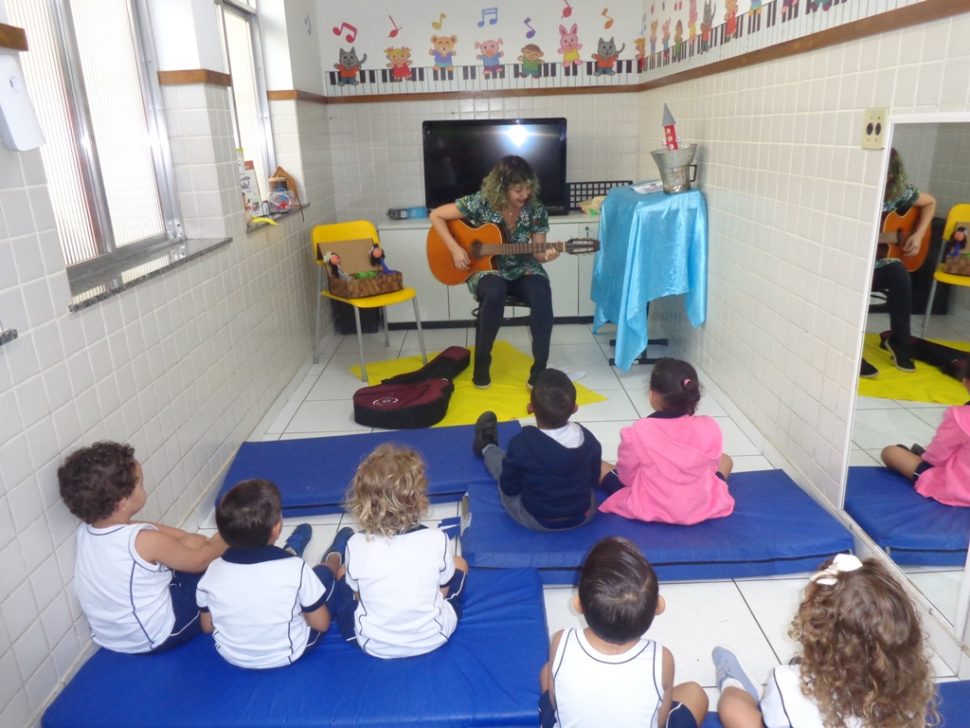 COLÉGIO SANTA MÔNICA – CONTAÇÃO DE HISTÓRIA PARADIDÁTICO MAT II AM – BONSUCESSO