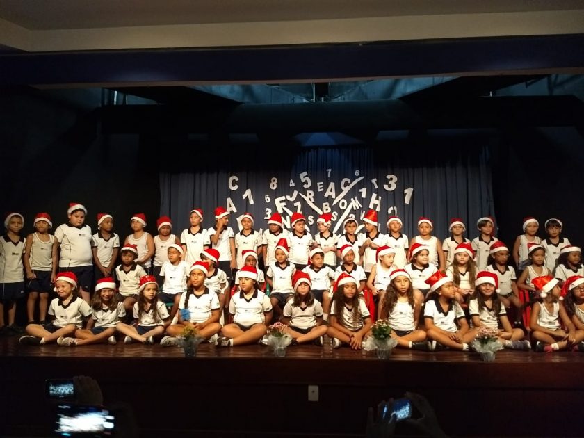 COLÉGIO SANTA MÔNICA – MANHÃ E TARDE DE AUTÓGRAFOS – 1º ANO – CACHAMBI