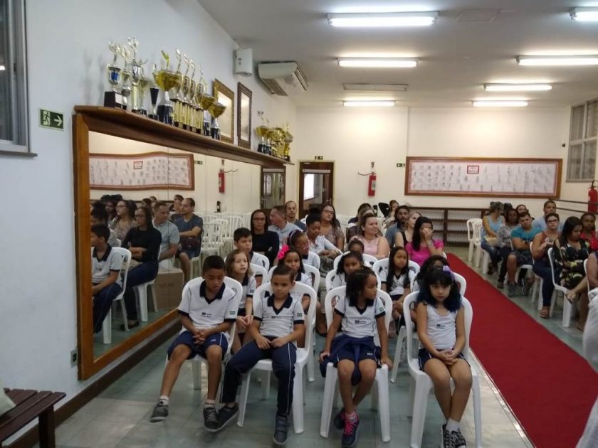 COLÉGIO SANTA MÔNICA – MANHÃ DE AUTÓGRAFOS – 1º AM- BONSUCESSO