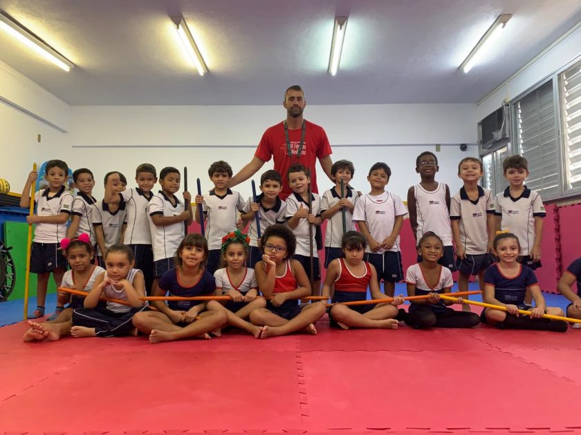 COLÉGIO SANTA MÔNICA – GINÁSTICA COM BASTÃO – 1º BM – TAQUARA