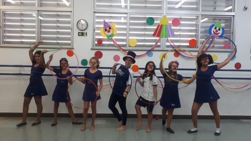 COLÉGIO SANTA MÔNICA – AULA TEMÁTICA: CIRCO NA ESCOLA – BALLET E JAZZ – EXTRACLASSE – BONSUCESSO