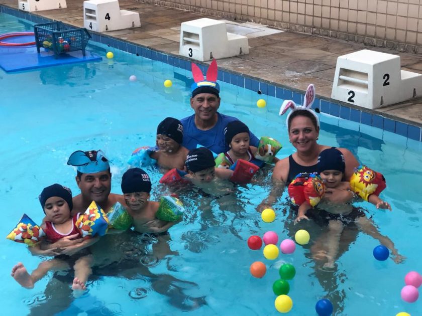 COLÉGIO SANTA MÔNICA – COMEMORAÇÃO DA PÁSCOA NA PISCINA – 3ª E 5ª (N) – BONSUCESSO