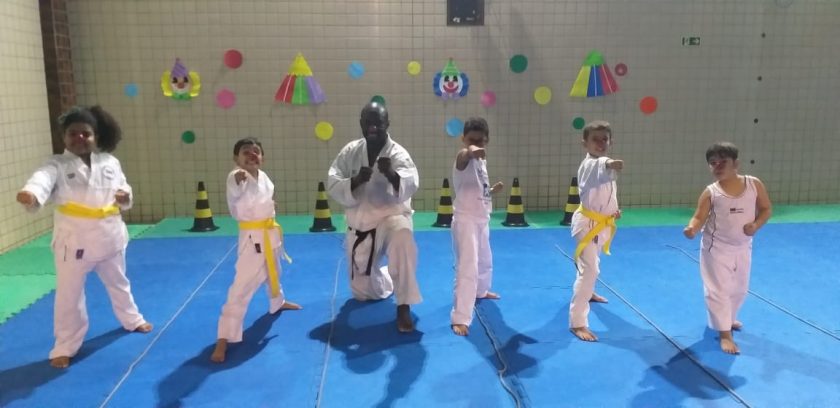 COLÉGIO SANTA MÔNICA – SEMANA DO CIRCO NO CARATÊ – CARATÊ – EXTRACLASSE – BONSUCESSO