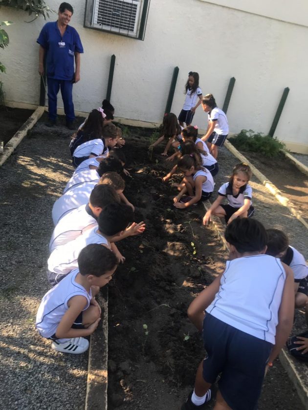 COLÉGIO SANTA MÔNICA – PLANTANDO – PRÉ II AT- SÃO GONÇALO