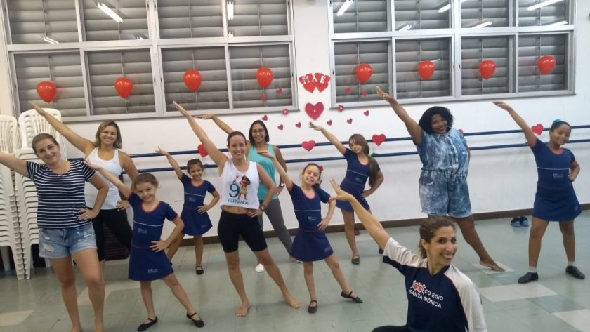 COLÉGIO SANTA MÔNICA – AULA DE DIA DAS MÃES JAZZ (NOITE) – EXTRACLASSE – BONSUCESSO