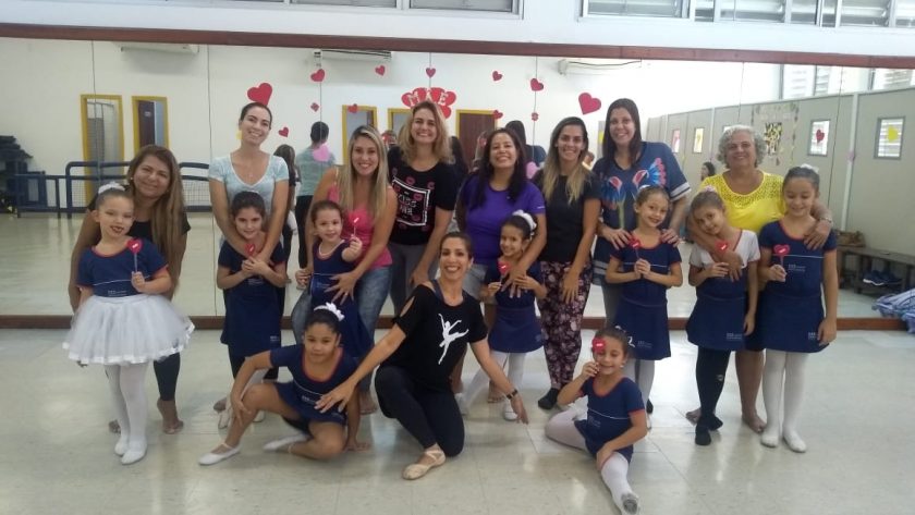 COLÉGIO SANTA MÔNICA – DIA DAS MÃES – BALLET – EXTRACLASSE – TAQUARA