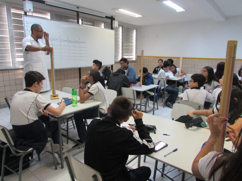 COLÉGIO SANTA MÔNICA – EXPERIMENTO DE FÍSICA (MOVIMENTO UNIFORME) – 9º BM- TAQUARA