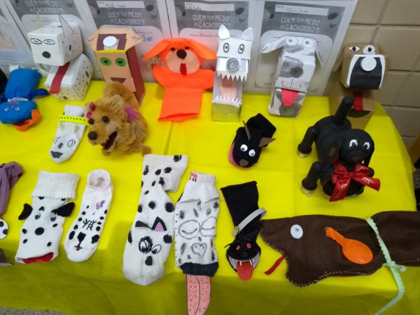 COLÉGIO SANTA MÔNICA – EXPOSIÇÃO (PROJETO LITERÁRIO) – 2º BM – TAQUARA