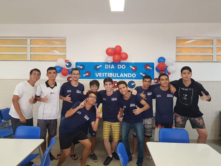 COLÉGIO SANTA MÔNICA – PARABÉNS AO VESTIBULANDO – SÃO GONÇALO