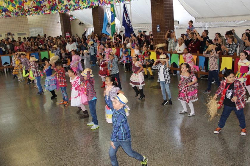 COLÉGIO SANTA MÔNICA – FESTA JUNINA – 2º ANO M – TAQUARA