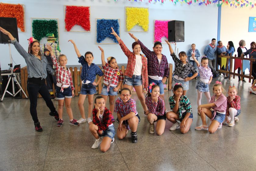 COLÉGIO SANTA MÔNICA – FESTA JUNINA – RITMOS – EXTRACLASSE – TAQUARA