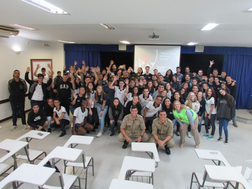 COLÉGIO SANTA MÔNICA – VISITA DO EX-ALUNO – RUAN CARLOS MATTOS DE BESSA DA SILVA – ENSINO MÉDIO – TAQUARA