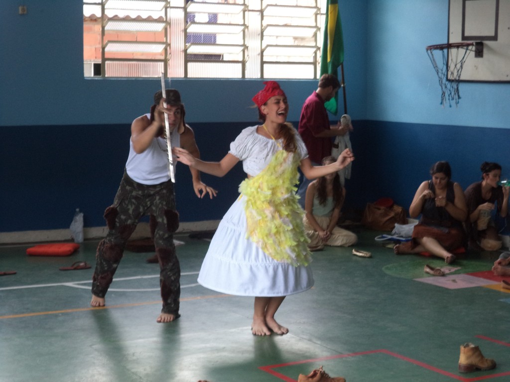 OS SALTIMBANCOS – MARÉ