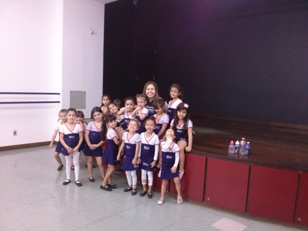 DIA DAS MÃES – JAZZ I – PROFESSORA BRUNA – BONSUCESSO