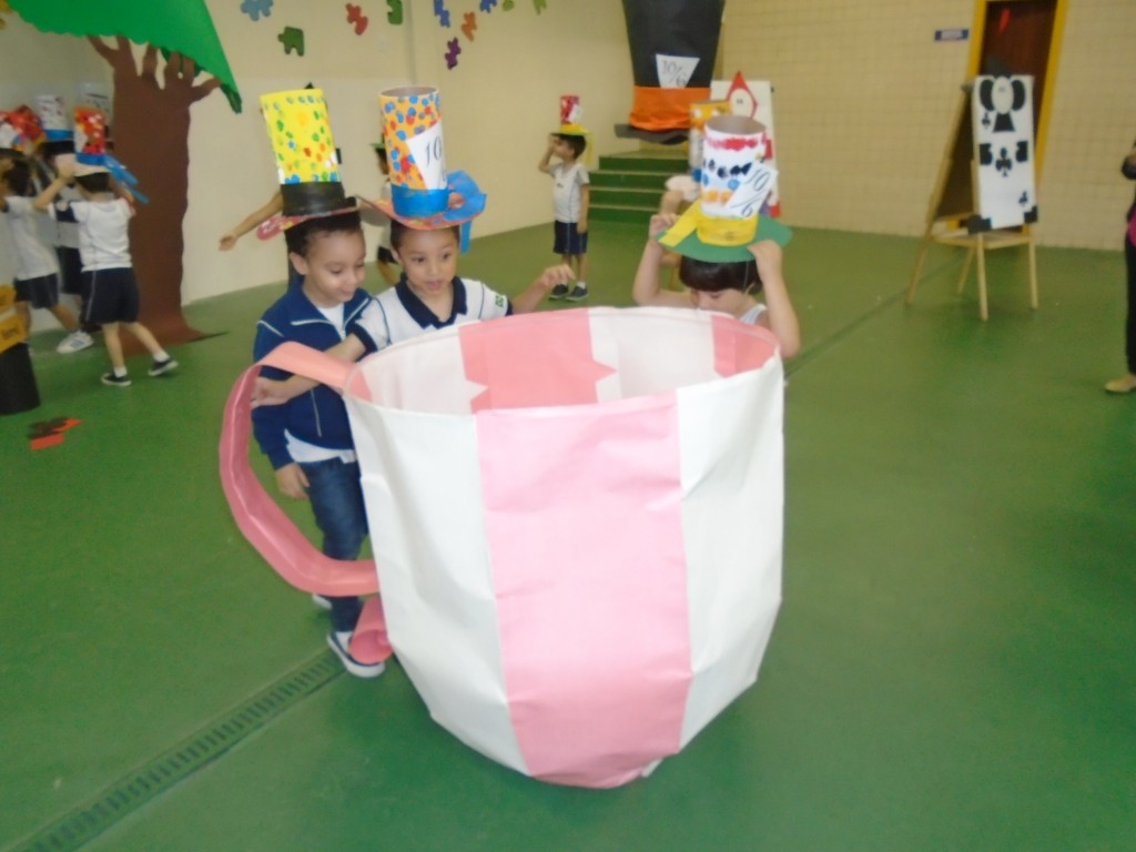ALICE NO PAÍS DAS MARAVILHAS – TARDE – PARTE II – TAQUARA