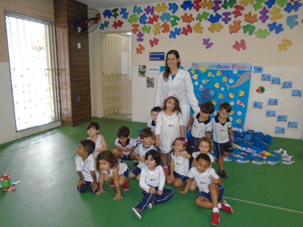 COLÉGIO SANTA MÔNICA-EXPOSIÇÃO DE INGLÊS-TAQUARA