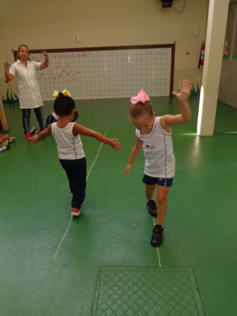 COLÉGIO SANTA MÔNICA-LINHAS PARALELAS-BONSUCESSO