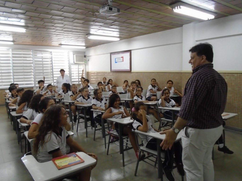 COLÉGIO SANTA MÔNICA-ENCONTRO COM AUTOR – BONSUCESSO