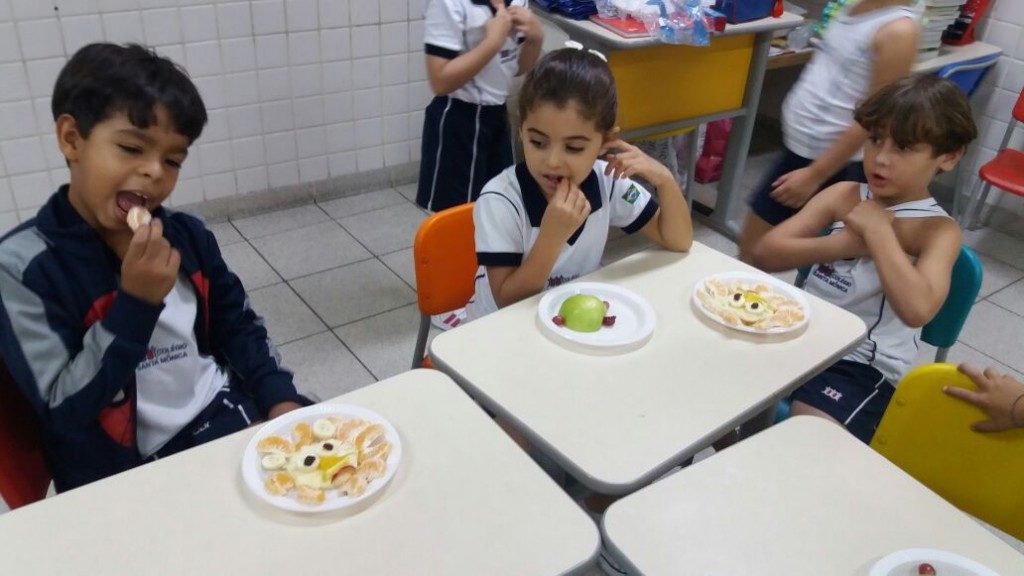 COLÉGIO SANTA MÔNICA-ARTE COM FRUTAS-PRÉ II-PARTE V-SÃO GONÇALO