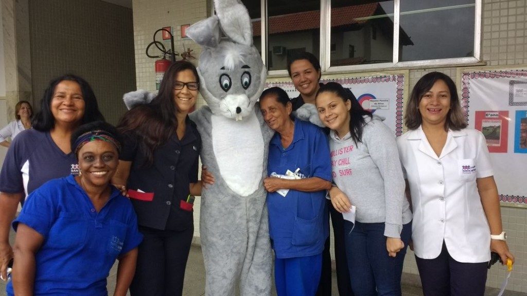 COLÉGIO SANTA MÔNICA-VISITA DO COELHINHO DA PÁSCOA-PARTE I-SÃO GONÇALO