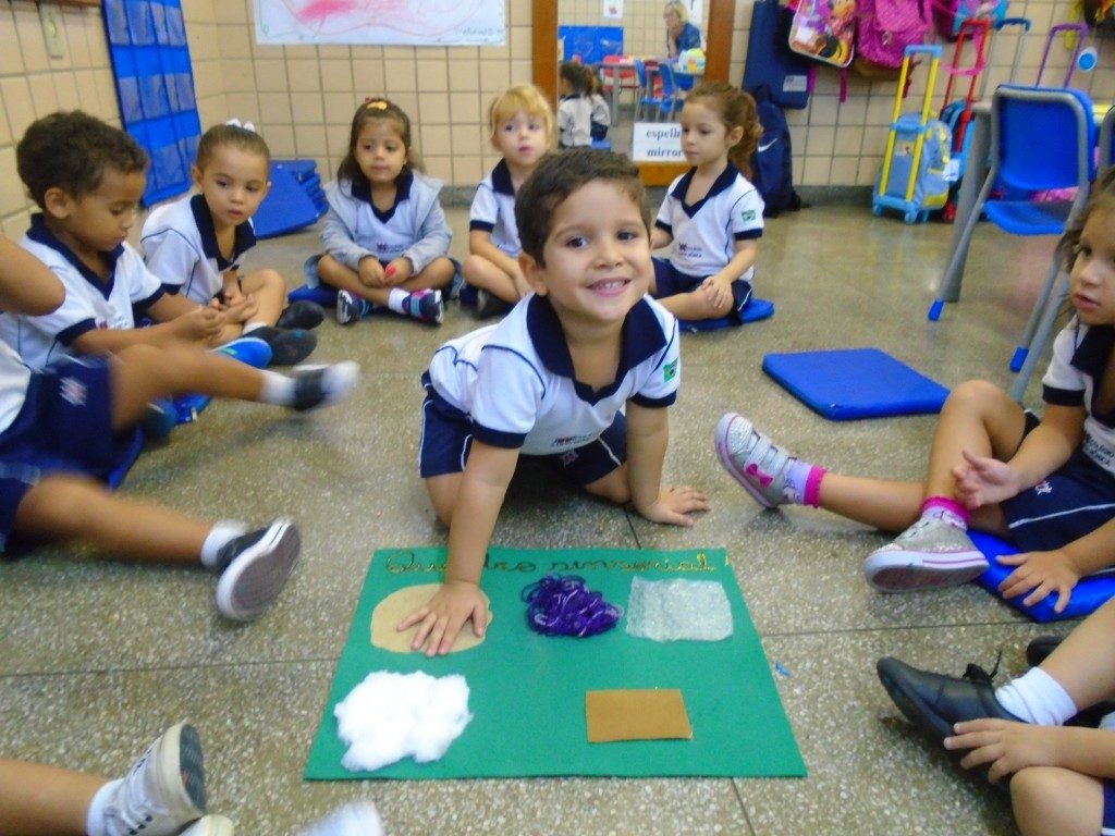 COLÉGIO SANTA MÔNICA-APRENDENDO SOBRE OS 5 SENTIDOS-CACHAMBI