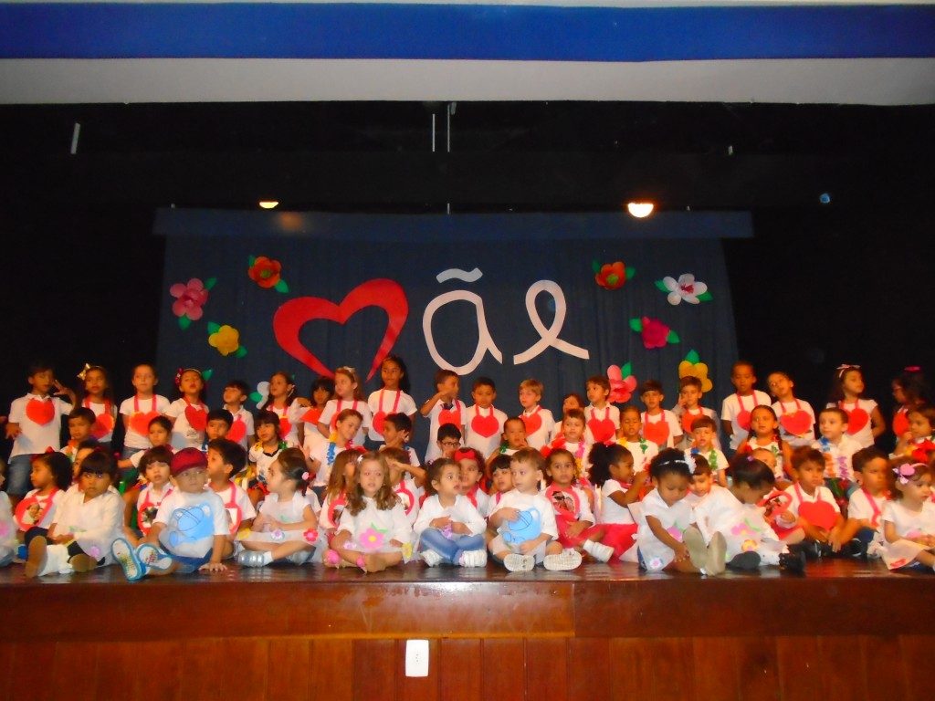 COLÉGIO SANTA MÔNICA – DIA DAS MÃES – EDUCAÇÃO INFANTIL – CACHAMBI