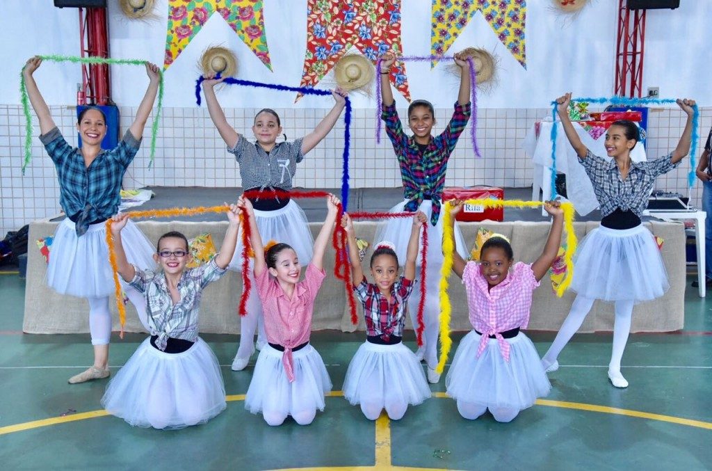 COLÉGIO SANTA MÔNICA – APRESENTAÇÃO  BALLET II – FESTA JUNINA – BONSUCESSO