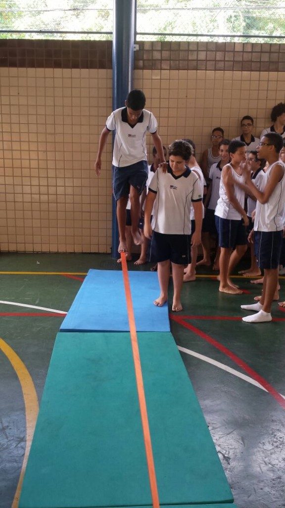 COLÉGIO SANTA MÔNICA – AULA SLACKLINE MODALIDADE TERRESTRE – 8° e 9° ANO (T) – BONSUCESSO