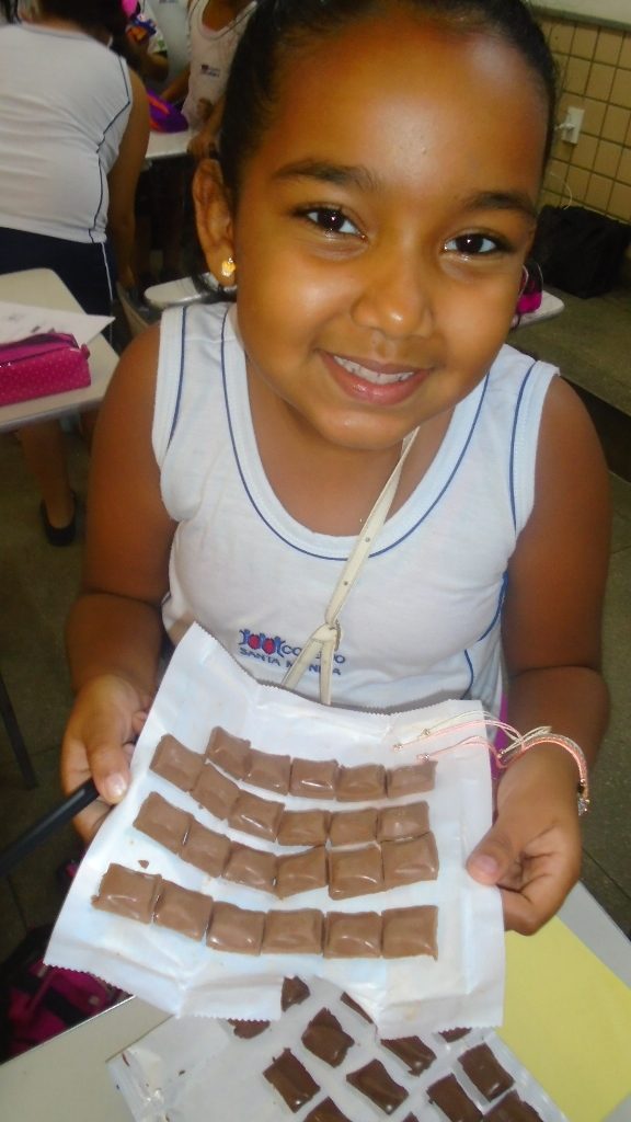 COLÉGIO SANTA MÔNICA – APRENDER FRAÇÃO COM CHOCOLATE É MAIS GOSTOS! – 3° AT – CACHAMBI