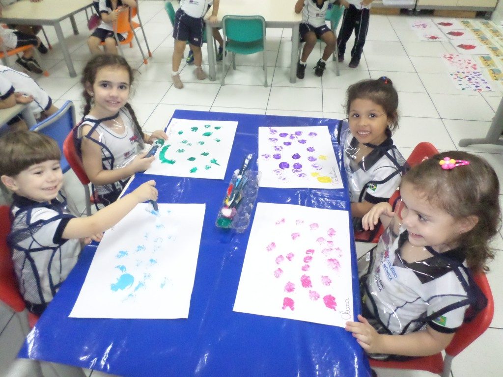 COLÉGIO SANTA MÔNICA – PINTURA COM ALGODÃO – 2° AM E 2° AT – SÃO GONÇALO