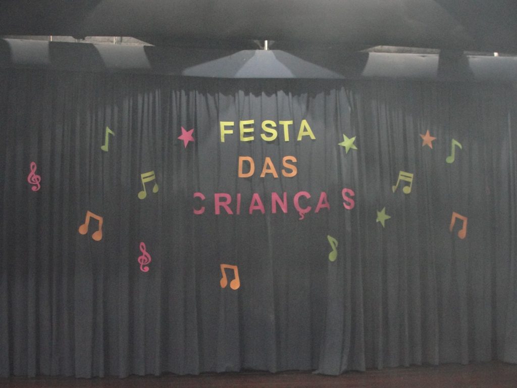 COLÉGIO SANTA MÔNICA – DIA DAS CRIANÇAS – FESTA NÉON – EDUCAÇÃO INFANTIL E ENSINO FUNDAMENTAL I – CACHAMBI